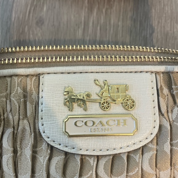 Coach Monogram Purse/Shoulder Bag, like new - Picture 3 of 9